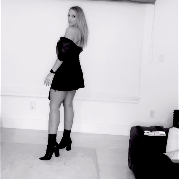 Meet your Posher, Anika - Picture 1 of 1